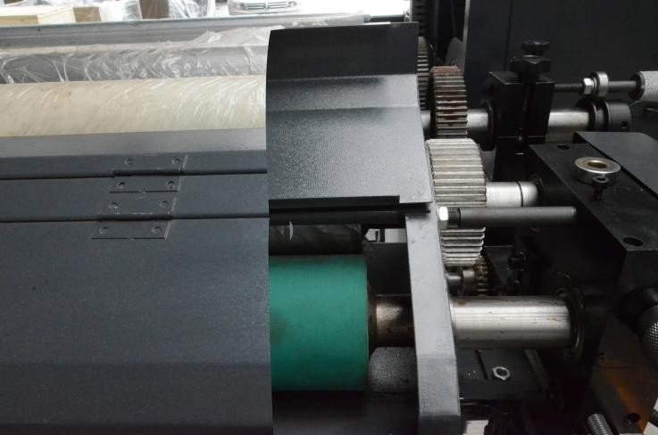 Mesin Cetak Flexographic Ukuran Khusus Dengan Sistem Kontrol Ketegangan Magnetik